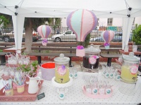 στήσιμο τραπεζιού λεμονάδας-βυσσινάδας με θέμα το αερόστατο  στήσιμο τραπεζιού λεμονάδας-βυσσινάδας με θέμα το αερόστατο