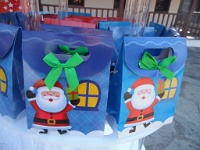 χριστουγεννιάτικα σακουλάκια με δωράκια για τα παιδιά
