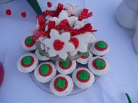 μπισκότα χιονονιφάδες και cupcakes με χριστουγεννιάτικα σχέδια