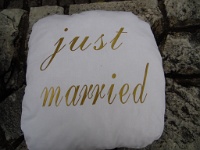 μαξιλαράκι με εκτύπωση just married