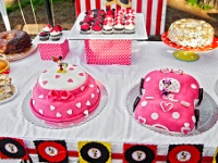 οι τούρτες του πάρτυ με τον Mickey και την Minnie mouse